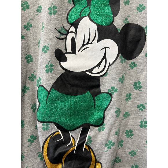 5/$20 Lucky Minnie Mouse SS - Disney - L - Picture 3 of 4
